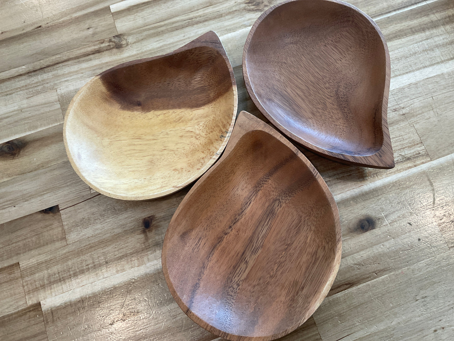 Acacia Wood Teardrop Livia